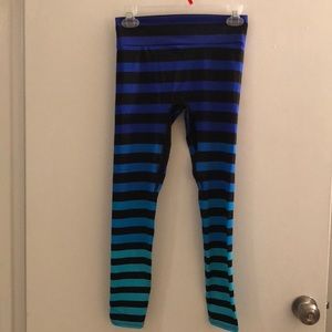 K Deer Youth leggings in Alexis stripe size XL